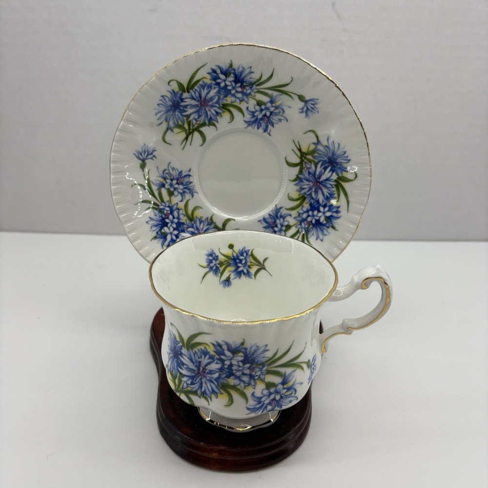 Paragon Fine Tea Cup & Saucer Blue Cornflower Gold Trim‎ England Queen's Warrant